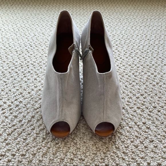 Christian Louboutin linen peep toe espadrilles - Picture 7 of 14